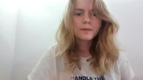 Snapshot of marilynnstoutt chatting on 12.05.25 Esma online show from 12.05.25