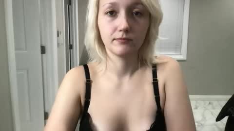 Snapshot of marilynxo7 chatting on 02.22.26 marilynxo7 online show from 02.22.26