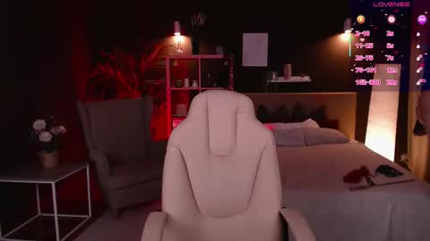 Snapshot of marine_vact chatting on 09.30.25 Marine online show from 09.30.25