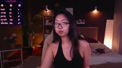 Snapshot of marine_vact chatting on 11.07.25 Marine online show from 11.07.25