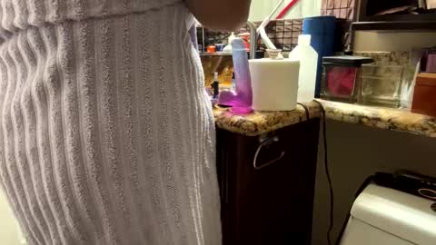 Marissa online show from 12.23.24