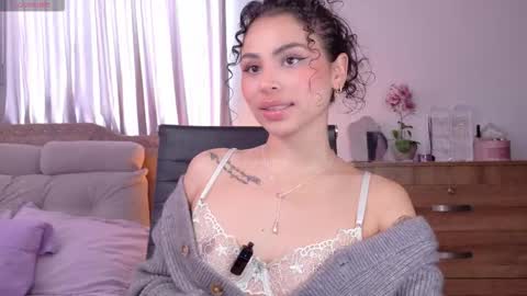 Snapshot of marivimichel03 chatting on 09.12.25 online show from 09.12.25