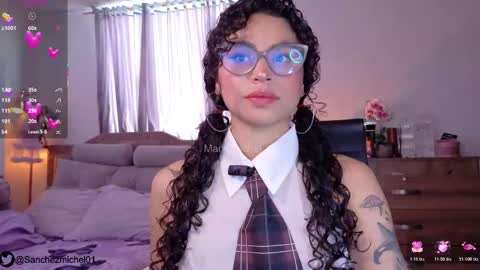 Snapshot of marivimichel03 chatting on 10.18.25 online show from 10.18.25