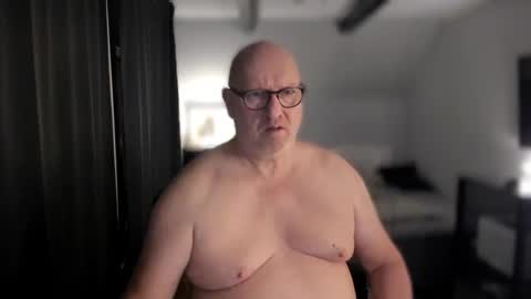 Snapshot of mark1963sub chatting on 02.14.25 Mark online show from 02.14.25