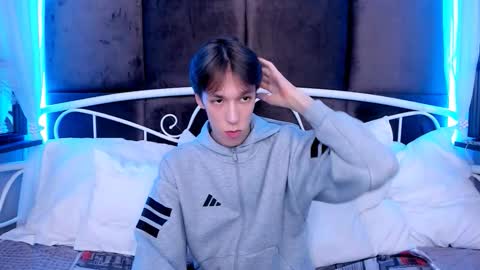 Mark online show from 10.04.25