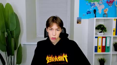 Mark online show from 10.06.25