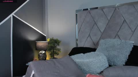 Snapshot of mark_broown_ chatting on 12.15.24 mark_broown_ online show from 12.15.24