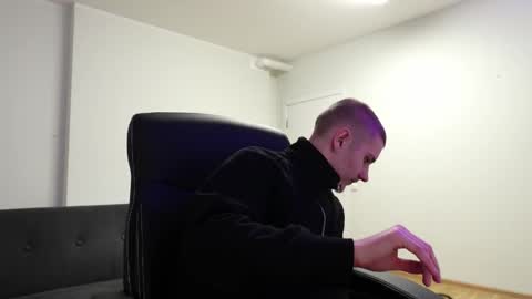 Snapshot of mark_karson chatting on 01.18.26 MARK KARSON online show from 01.18.26