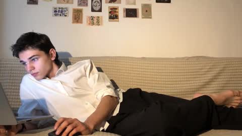 Snapshot of mark_romal chatting on 10.18.25 Mark online show from 10.18.25