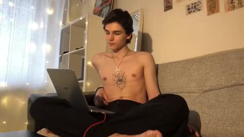 Snapshot of mark_romal chatting on 10.28.25 Mark online show from 10.28.25