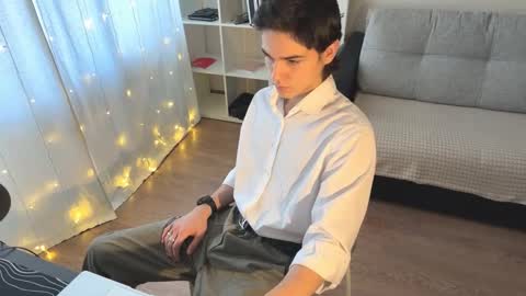 Snapshot of mark_romal chatting on 11.19.25 Mark online show from 11.19.25