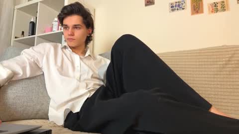 Snapshot of mark_romal chatting on 12.18.25 Mark online show from 12.18.25