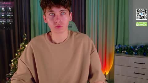 Snapshot of mark_safr chatting on 12.18.25 Mark online show from 12.18.25