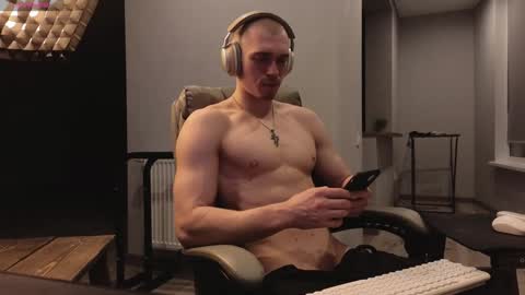 Snapshot of mark_stiff chatting on 12.28.24 Mark online show from 12.28.24