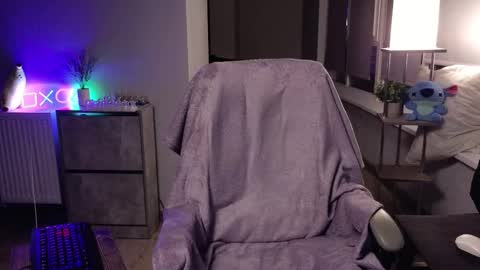 Snapshot of mark_stiff chatting on 02.11.25 Mark online show from 02.11.25