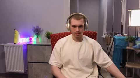 Snapshot of mark_stiff chatting on 02.14.25 Mark online show from 02.14.25