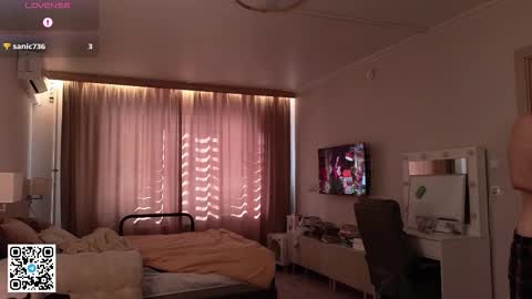 Snapshot of mark_stiff chatting on 10.22.25 Mark online show from 10.22.25