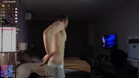 Snapshot of mark_stiff chatting on 12.21.25 Mark online show from 12.21.25