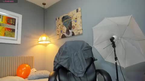 Snapshot of markbowie chatting on 06.10.26 markbowie online show from 06.10.26