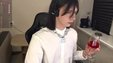 Snapshot of markcarthy chatting on 10.31.25 Mark online show from 10.31.25