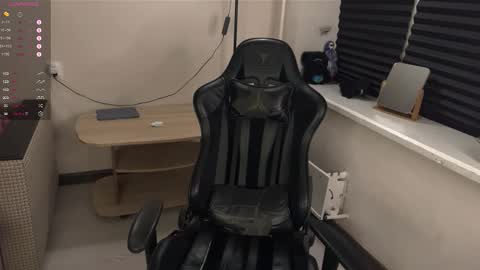 Snapshot of markcarthy chatting on 12.05.25 Mark online show from 12.05.25