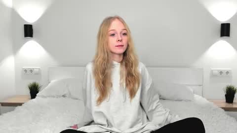 Snapshot of markettadeerman chatting on 12.04.25 markettadeerman online show from 12.04.25