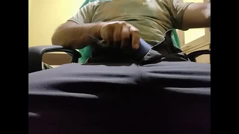 Snapshot of markoanto35 chatting on 02.23.25 markoanto35 online show from 02.23.25