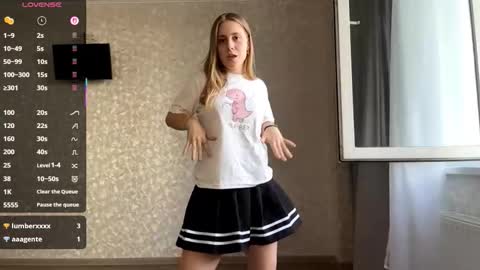 Snapshot of marlenagehlert chatting on 09.12.25 Olivia online show from 09.12.25