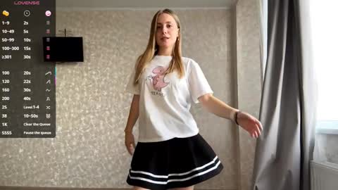 Snapshot of marlenagehlert chatting on 09.16.25 Olivia online show from 09.16.25