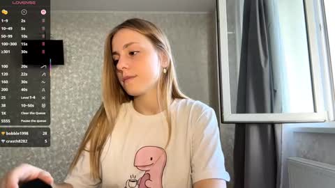 Snapshot of marlenagehlert chatting on 09.19.25 Olivia online show from 09.19.25