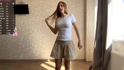 Snapshot of marlenagehlert chatting on 09.28.25 Olivia online show from 09.28.25