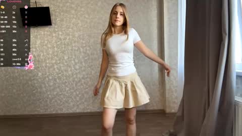 Snapshot of marlenagehlert chatting on 10.02.25 Olivia online show from 10.02.25