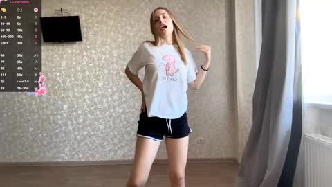 Snapshot of marlenagehlert chatting on 10.07.25 Olivia online show from 10.07.25