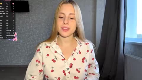 Snapshot of marlenagehlert chatting on 10.21.25 Olivia online show from 10.21.25