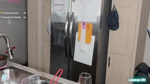 Snapshot of marleymadness9 chatting on 04.08.26 MarleyAquafina online show from 04.08.26