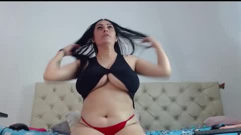 Snapshot of marlymilf6 chatting on 01.08.25 Marly  online show from 01.08.25