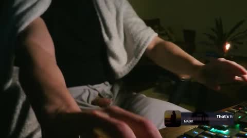 Snapshot of marnieccc chatting on 10.11.25 marnieccc online show from 10.11.25