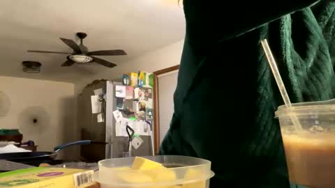 Snapshot of maroon_moon chatting on 02.19.25 maroon_moon online show from 02.19.25