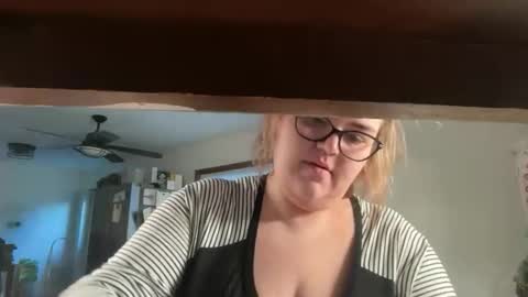 maroon_moon online show from 11.16.25