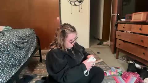 maroon_moon online show from 12.21.25