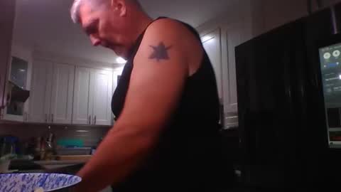 marriedguyold online show from 04.22.26