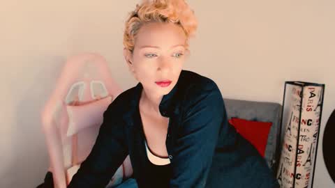 Snapshot of marryme00 chatting on 09.26.25 May online show from 09.26.25