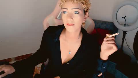 Snapshot of marryme00 chatting on 10.21.25 May online show from 10.21.25