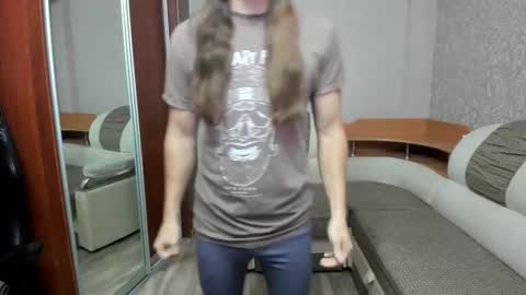 Snapshot of marryplz chatting on 10.22.25 Alan online show from 10.22.25