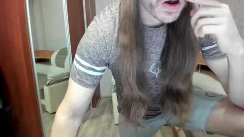 Snapshot of marryplz chatting on 11.24.25 Alan online show from 11.24.25