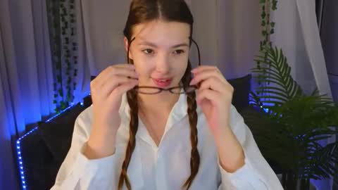 marshmelany online show from 10.18.25