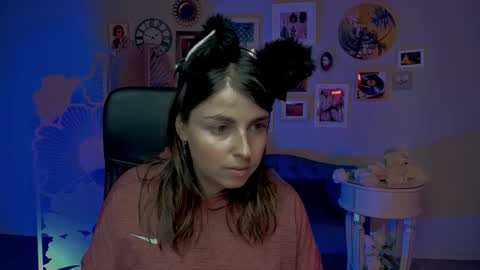 Snapshot of martaedams chatting on 11.17.25 martaedams online show from 11.17.25