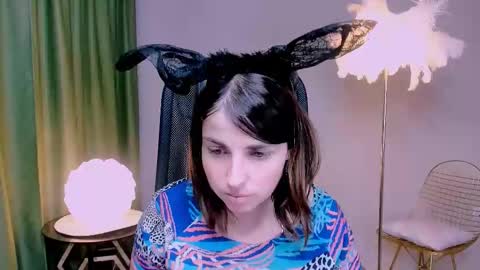 Snapshot of martaedams chatting on 11.28.25 martaedams online show from 11.28.25