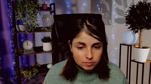 Snapshot of martaedams chatting on 12.16.25 martaedams online show from 12.16.25