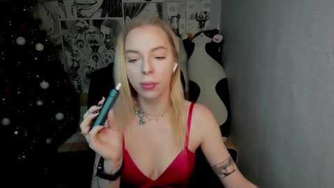 Snapshot of martha_cameron chatting on 12.17.24 Martha Cameron online show from 12.17.24